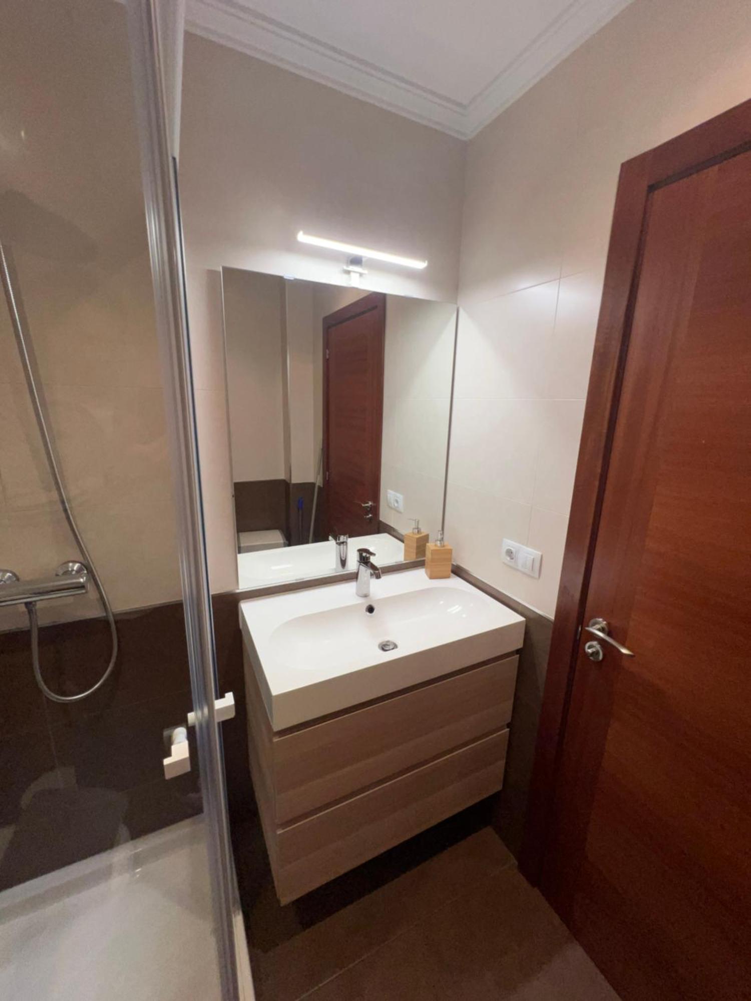 A Estrenar ,con Vistas Al Mar Y Aparcamiento Gratis En El Casco Viejo-centro-zona Portuaria Apartamento