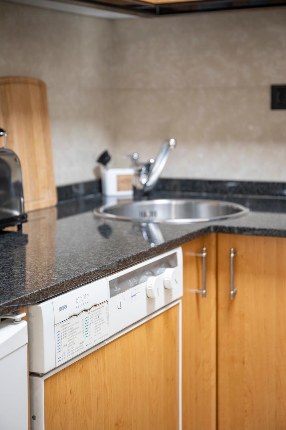 Coqueto Apartamento, Con Piscina, Centrico Y Garaje Vigo