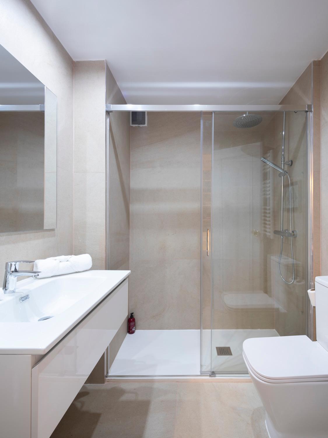 Apartamento Coqueto Apartamento, Con Piscina, Centrico Y Garaje