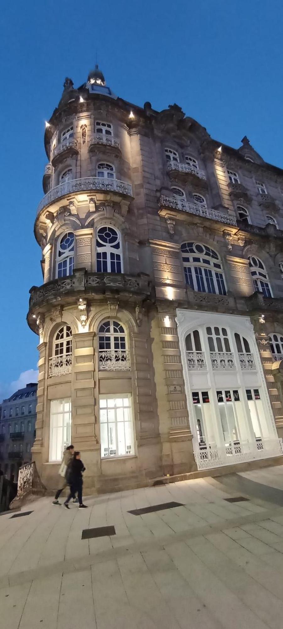 Edificio El Moderno Puerta Del Sol * Vigo
