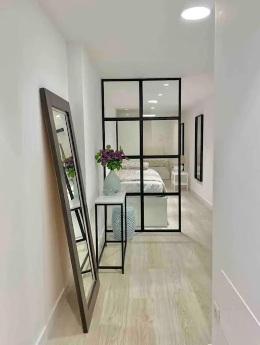 Moderno Con Garaje Privado En El Centro De Apartamento