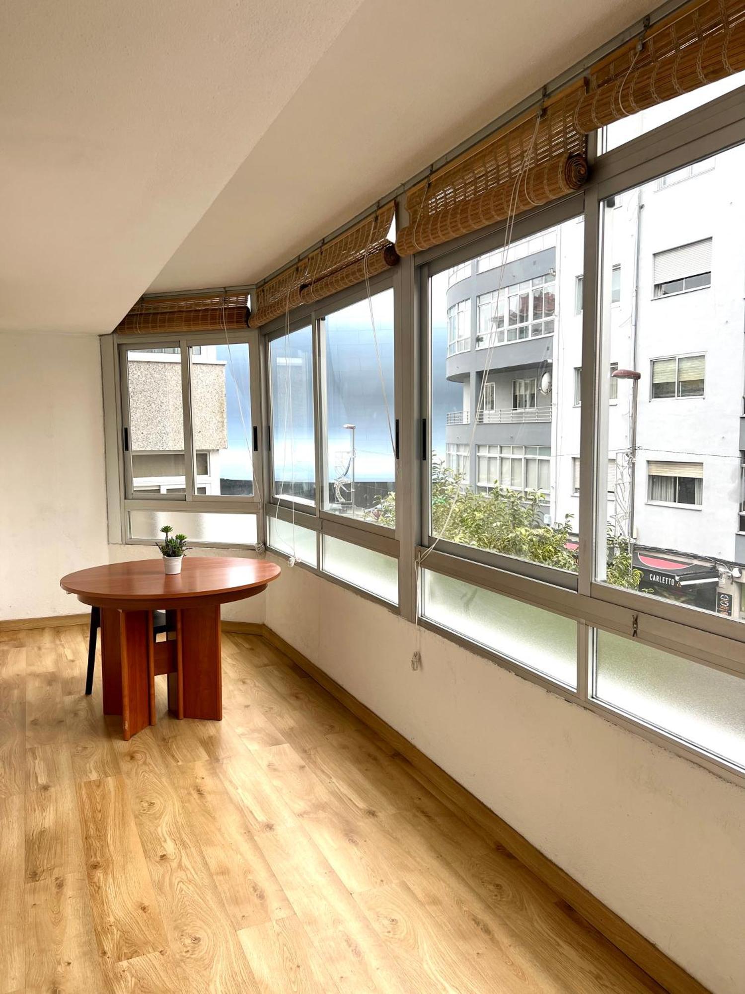 Privada En Vigo, Cerca Del Parque Castrelos, A 5min De La Playa, Compartido Habitación en casa particular