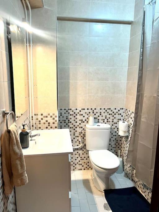 Habitación en casa particular Privada En Vigo, Cerca Del Parque Castrelos, A 5min De La Playa, Compartido Vigo
