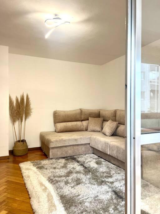 Privada En Vigo, Cerca Del Parque Castrelos, A 5min De La Playa, Compartido Vigo