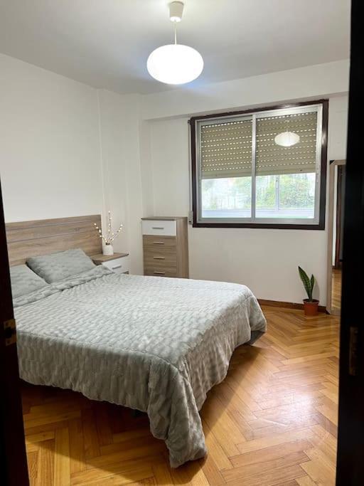 Habitación en casa particular Privada En Vigo, Cerca Del Parque Castrelos, A 5min De La Playa, Compartido *
