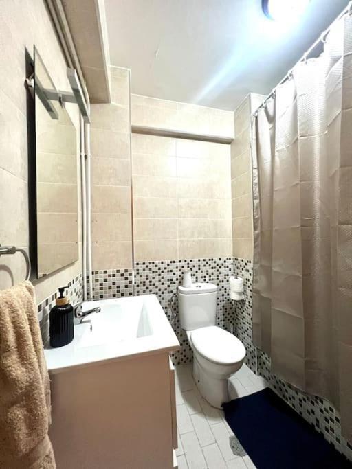 Privada En Vigo, Cerca Del Parque Castrelos, A 5min De La Playa, Compartido * Vigo