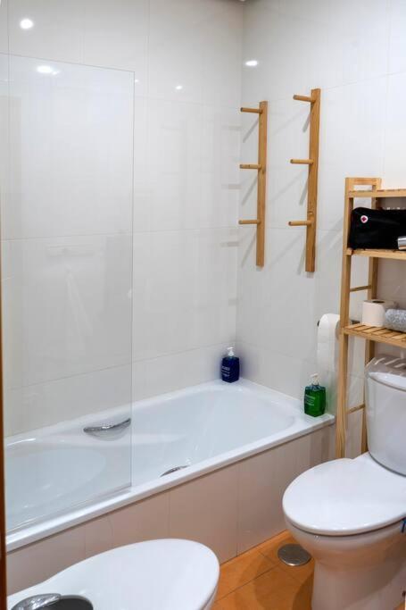 Apartment Precioso Estudio -centrico-garaje- Moderno-netflix