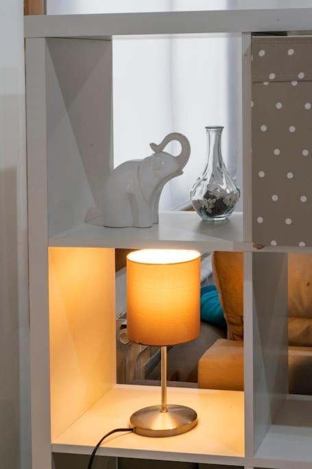 Apartment Precioso Estudio -centrico-garaje- Moderno-netflix