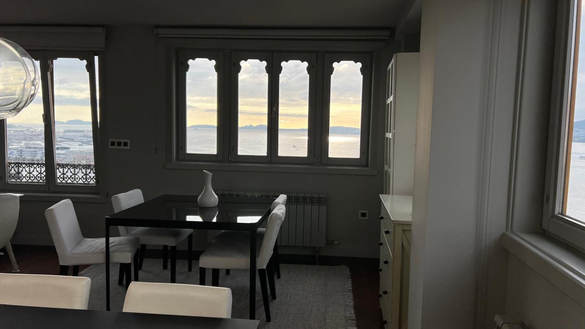 Balcony To The Bay * Vigo
