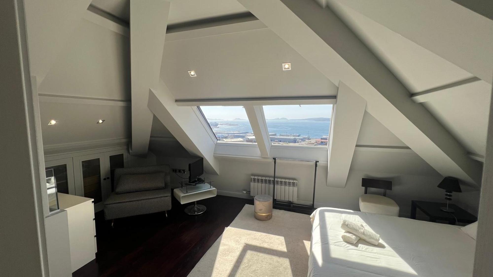 Balcony To The Bay *
