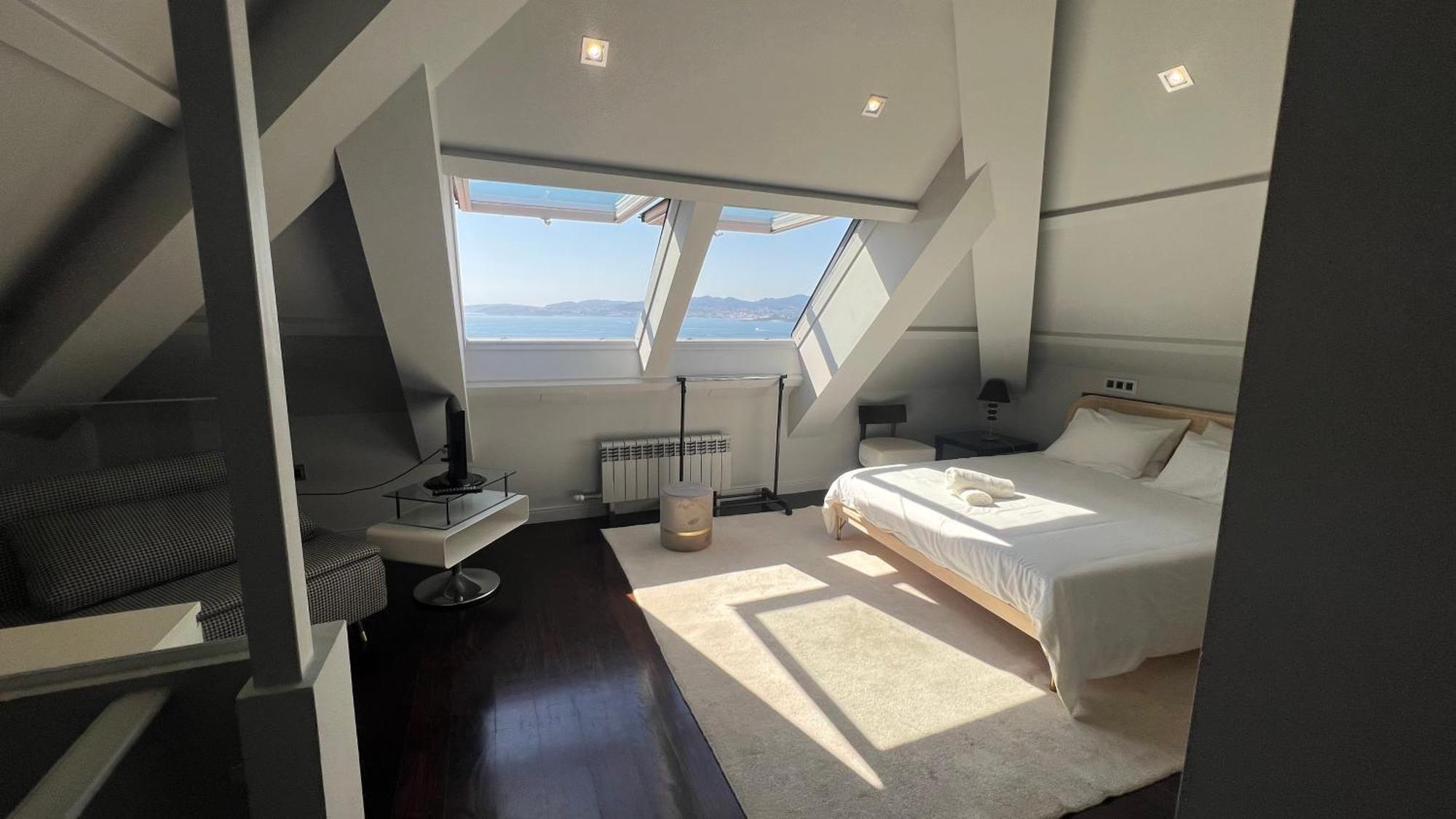 Balcony To The Bay * Vigo