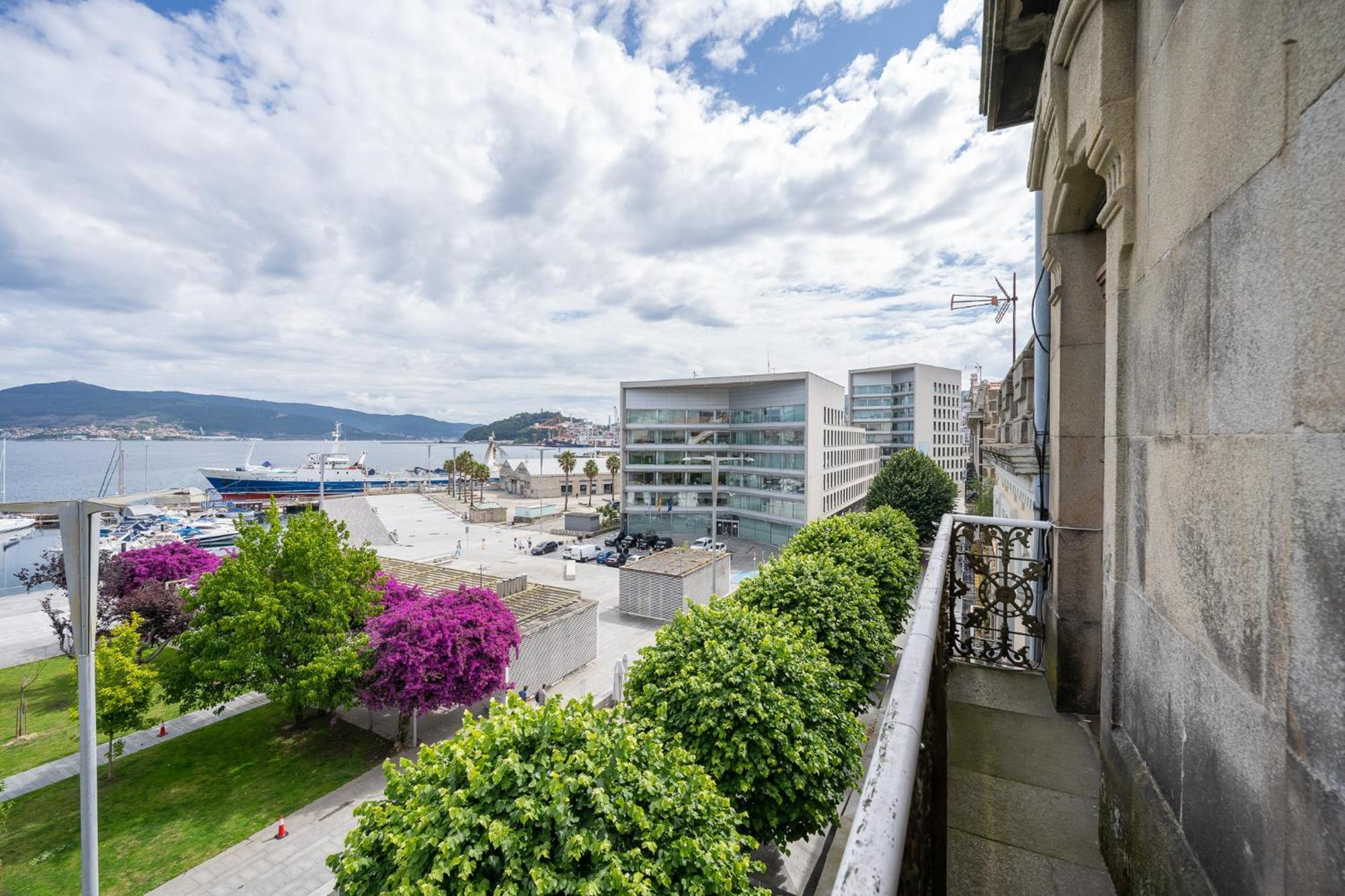 Vistas Al Nautico Y Paseo Maritimo De Apartment Vigo