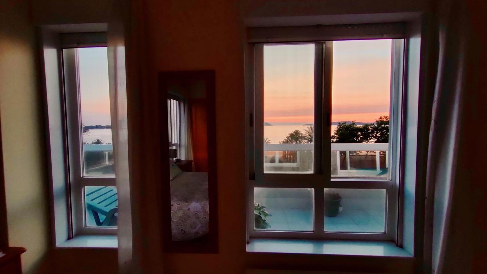Samil Apartment, Primera Línea De Playa Con Wifi Y Garaje Apartamento *