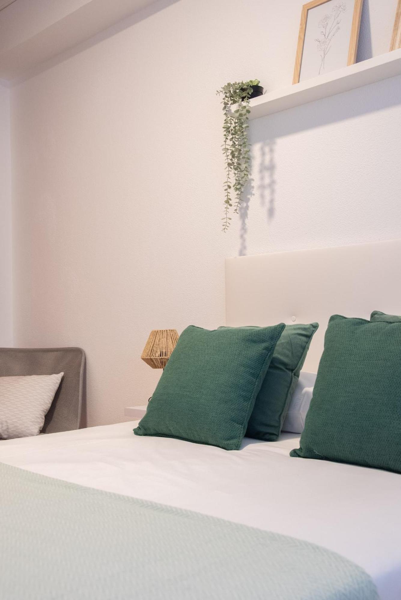 Amplia Vivienda Con Garaje