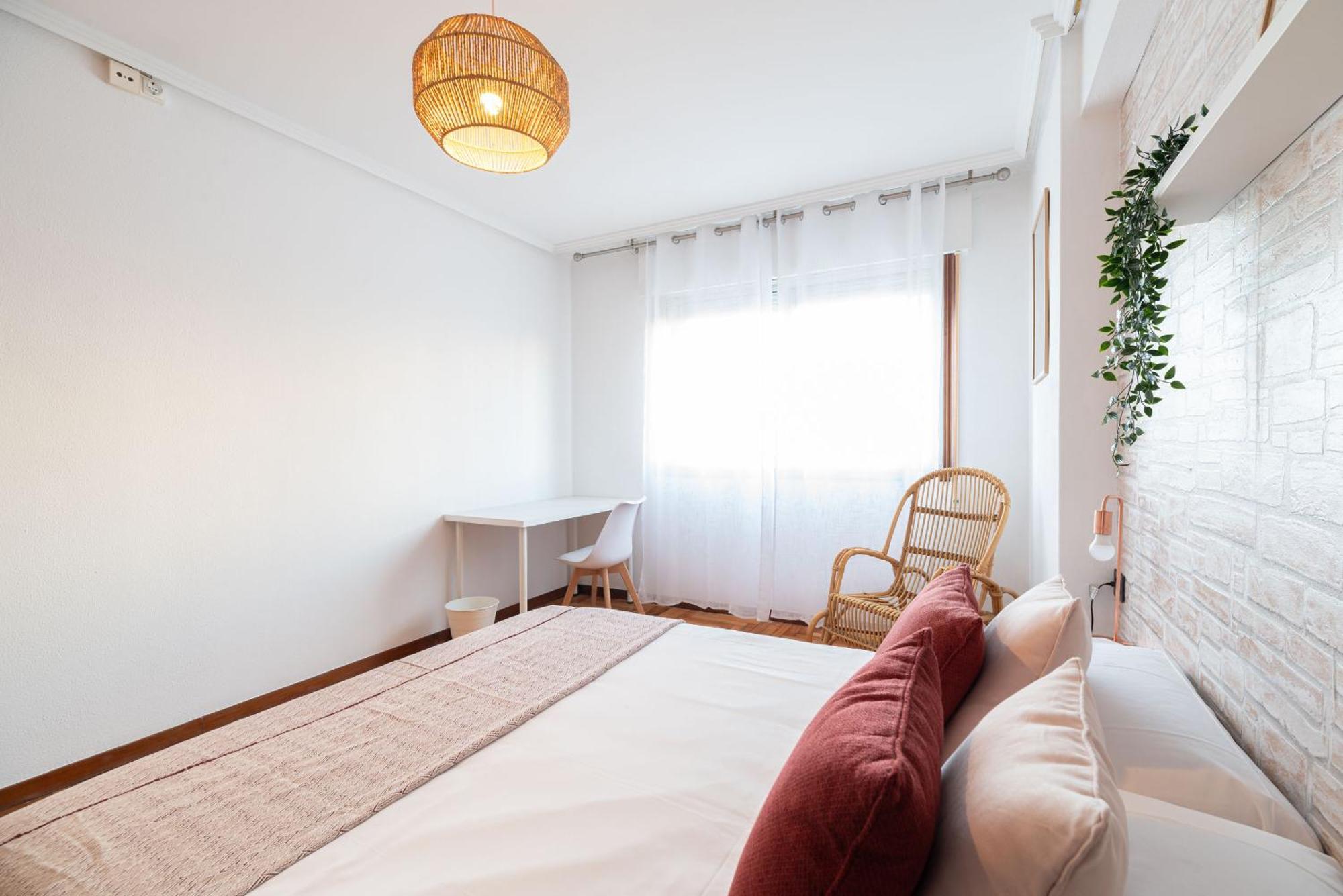 Amplia Vivienda Con Garaje Apartamento