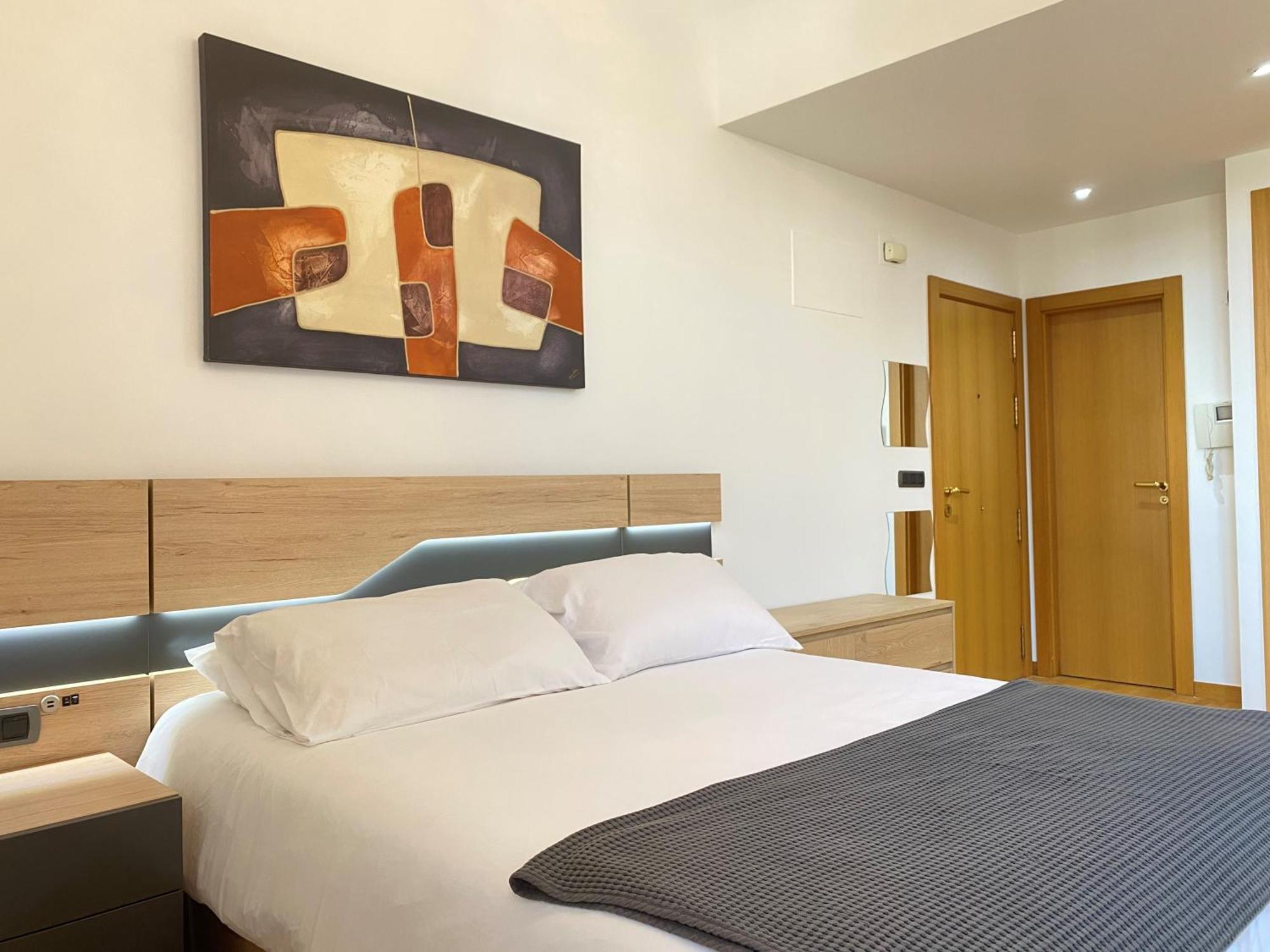 Puerta Del Sol - Centro Apartamento