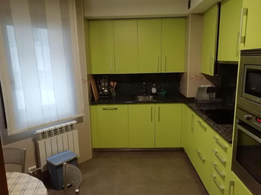 Apartamento En Piso Compartido Cerca De Playa De Samil Vigo