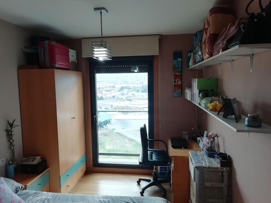 En Piso Compartido Cerca De Playa De Samil * Vigo