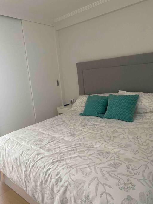 Apartamento Piso A Estrenar Entrada Autonoma Garage Wifi 4 Personas Vigo