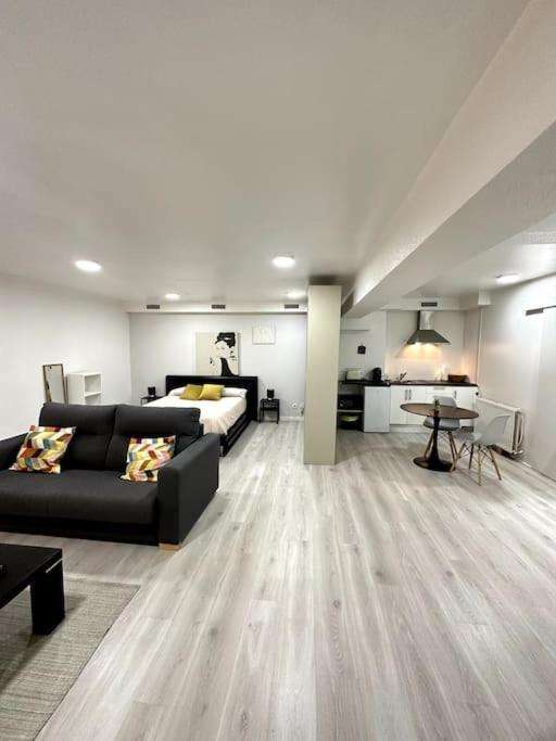 Hito Apartment *