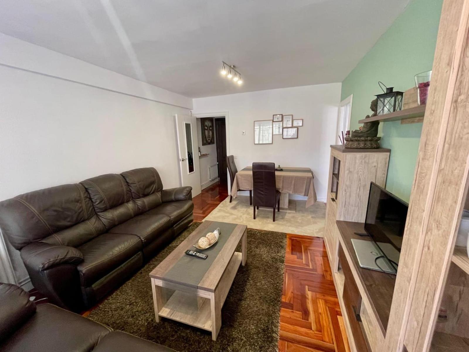 Piso Centrico, Garaje Incluido,zona Vialia Apartamento