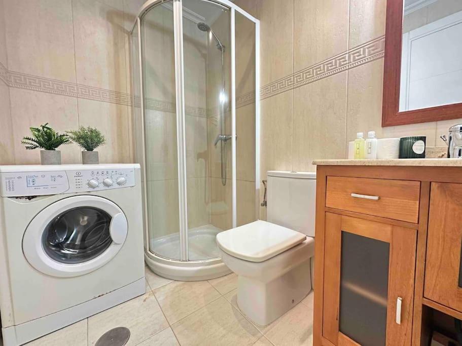 Amazing Suite, Center *