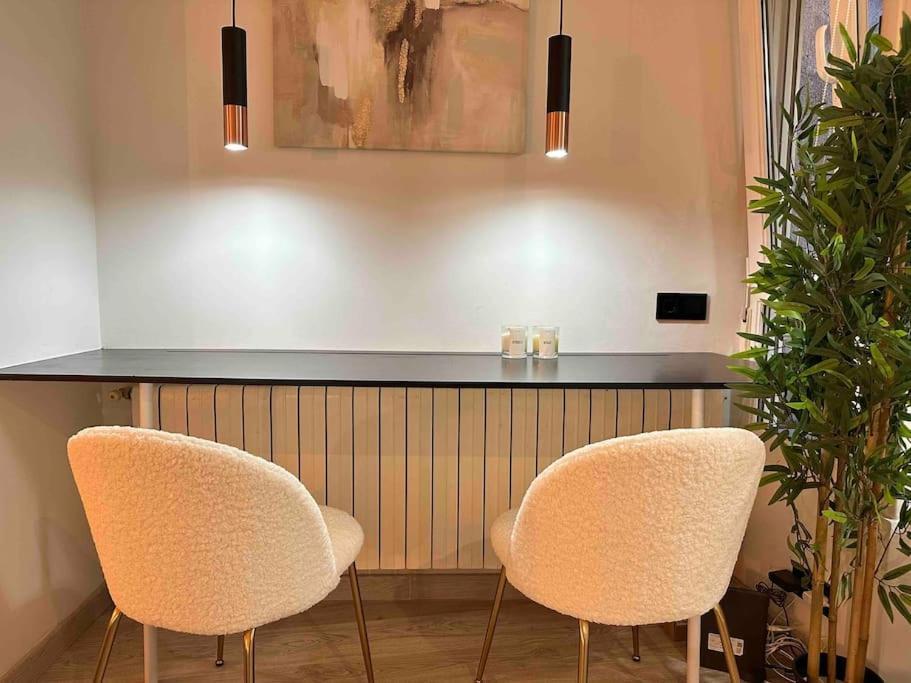 Amazing Suite, Center