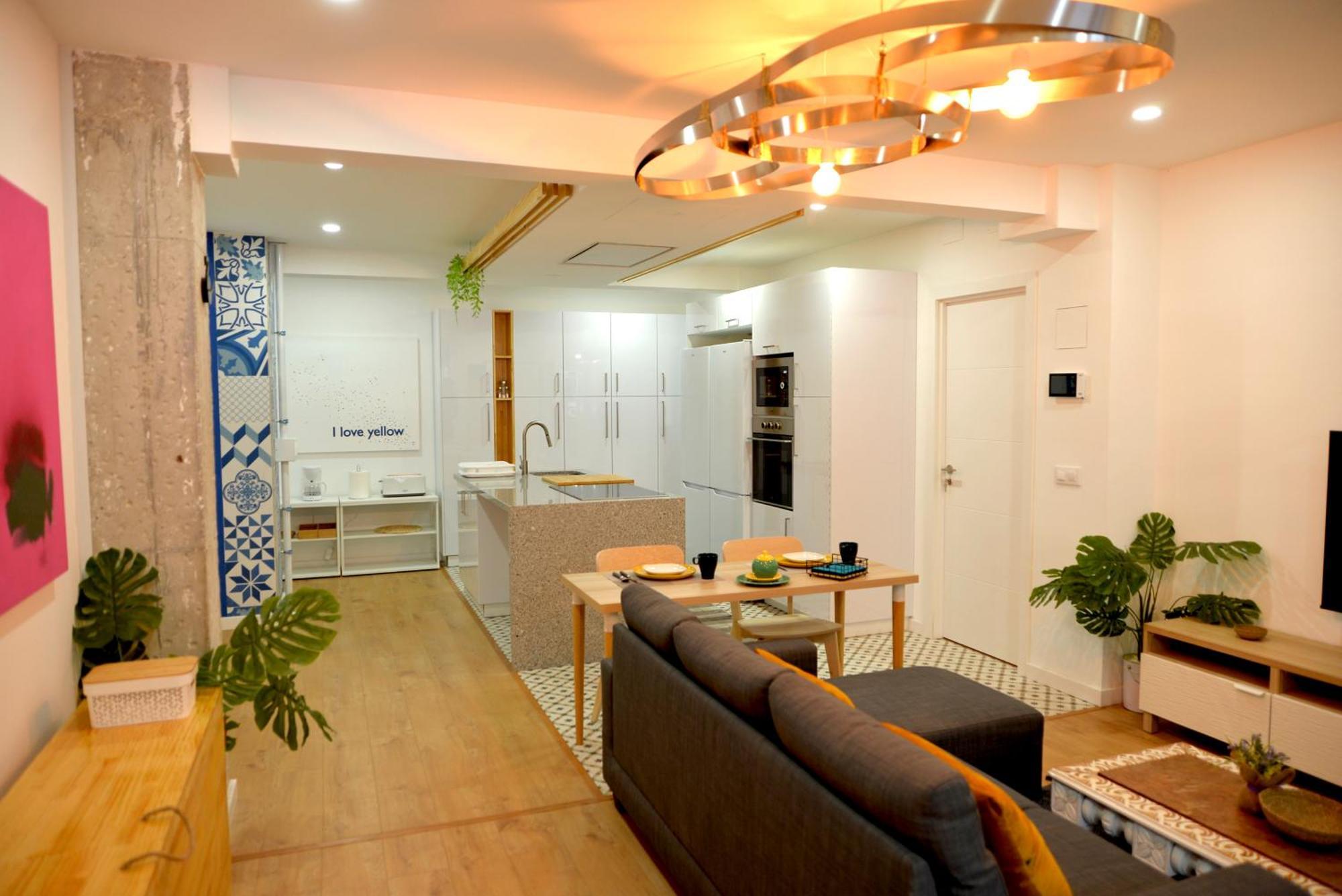Amplio Piso De Diseno . Apartamento Vigo