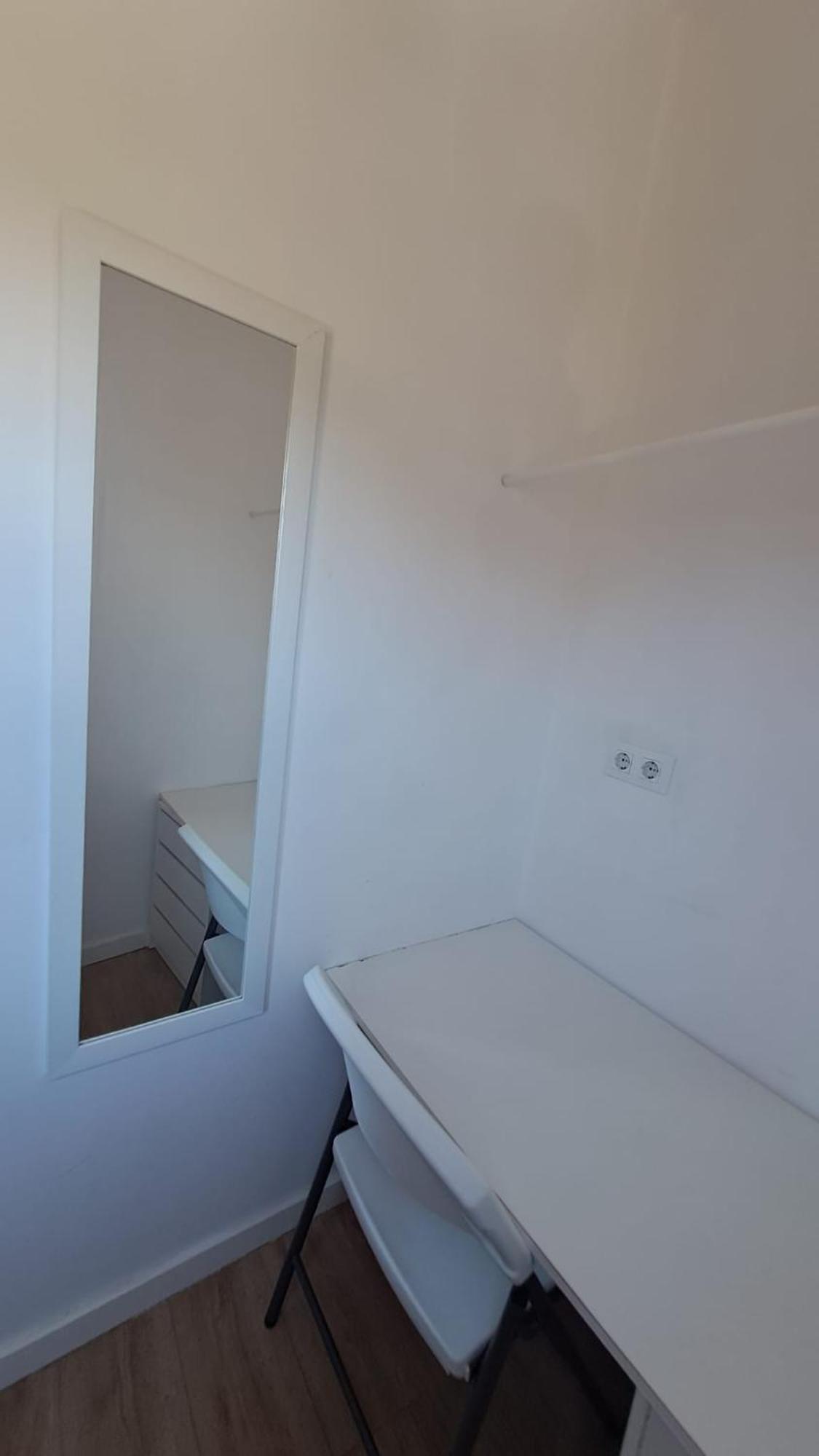 Habitacion 2º Dcha H-1 * Vigo