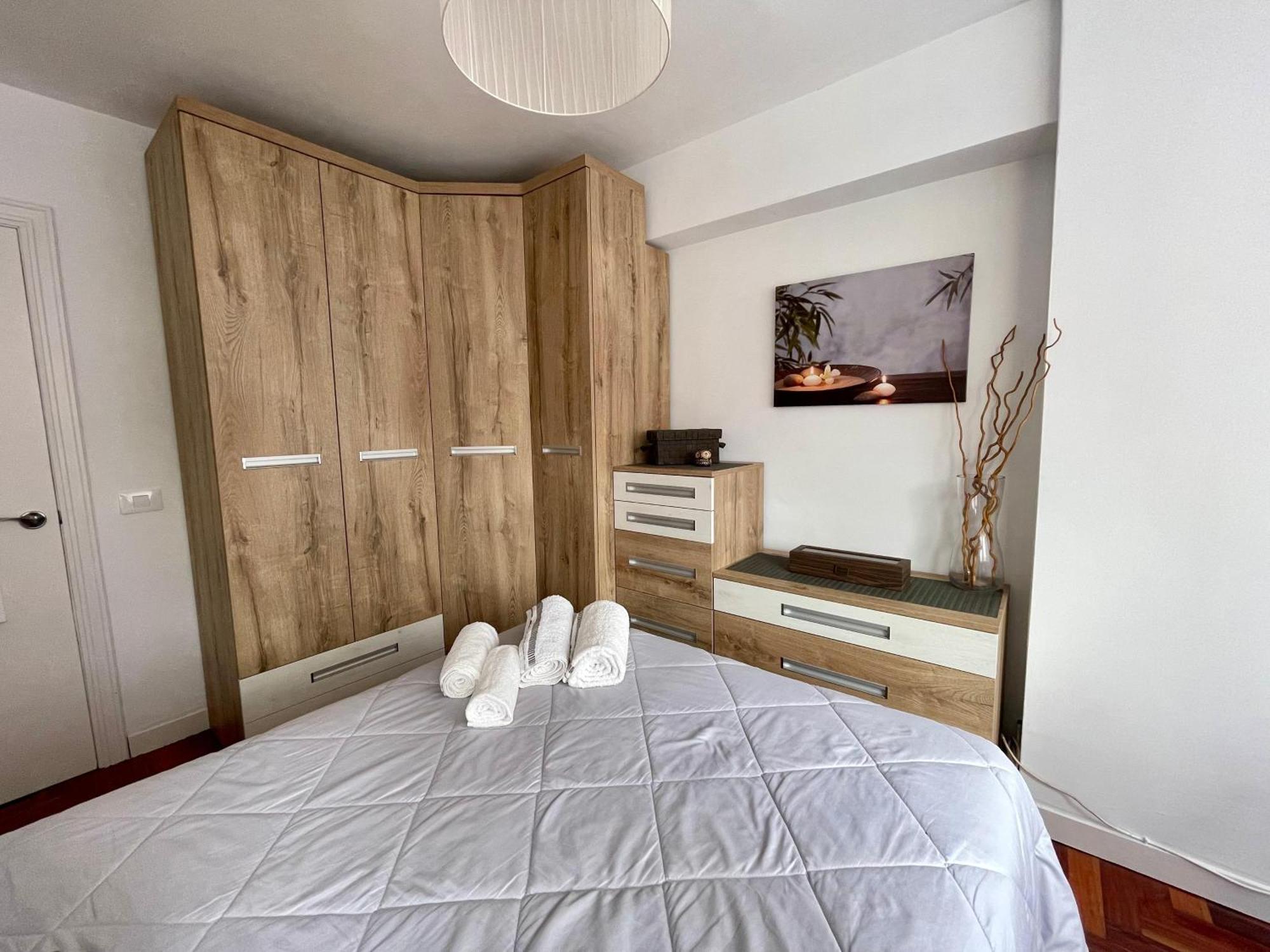 Piso Centrico, Garaje Incluido,zona Vialia Apartamento Vigo