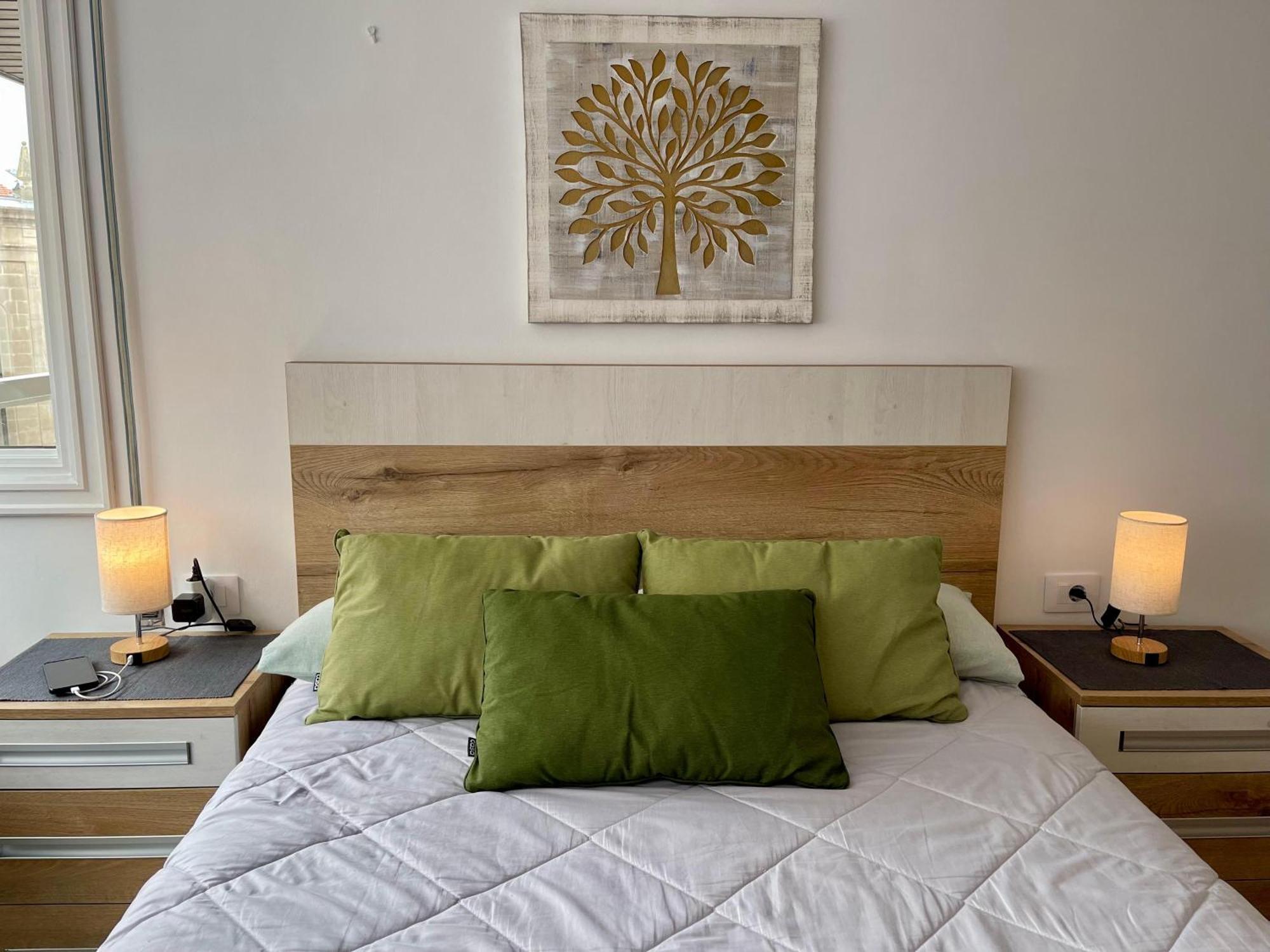 Piso Centrico, Garaje Incluido,zona Vialia * Vigo