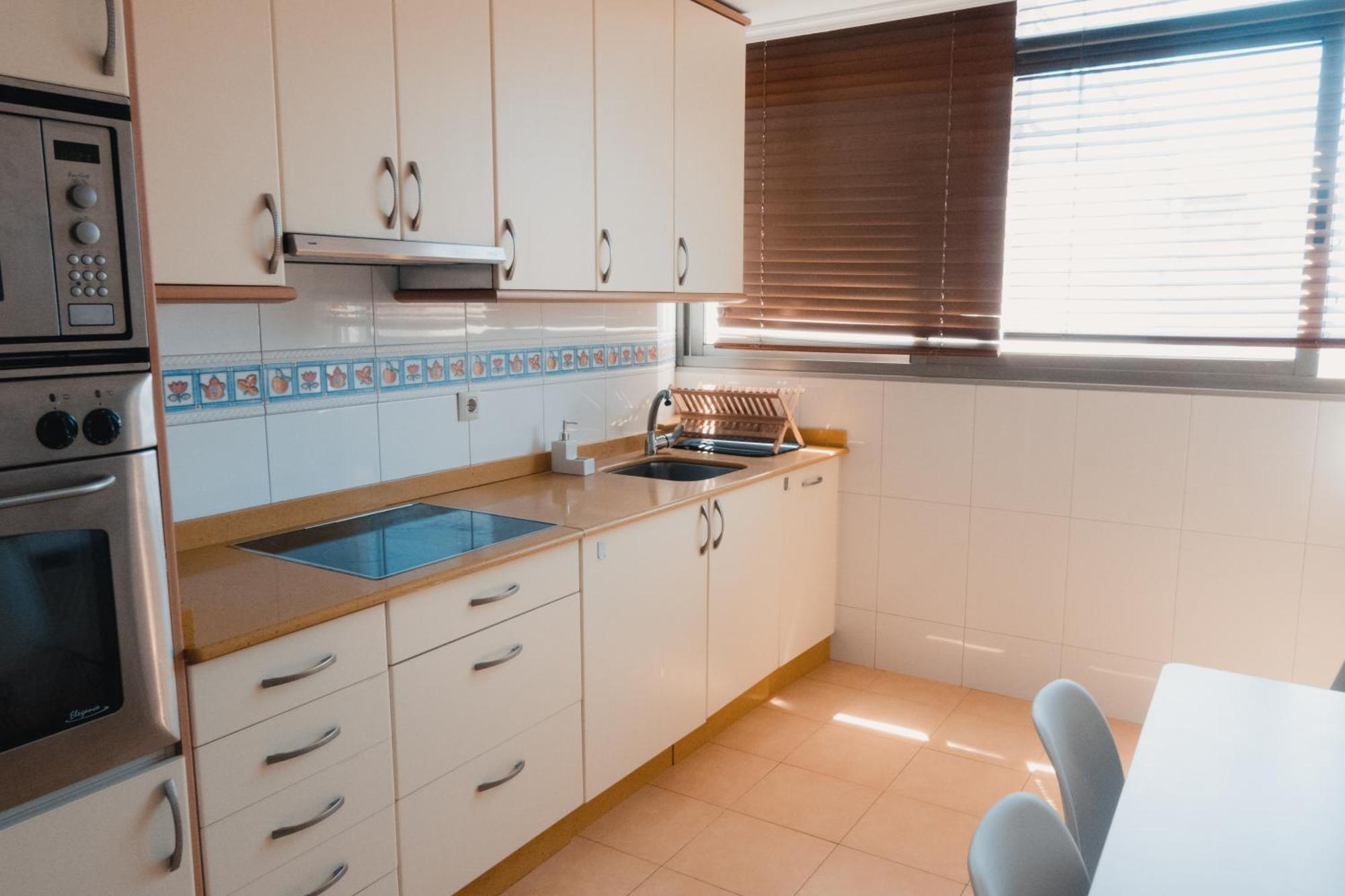 Apartment Piso 3 Con Parking A 5mins Vialia & Halo Vistas A La Ria De ツ By Rias Baixas *