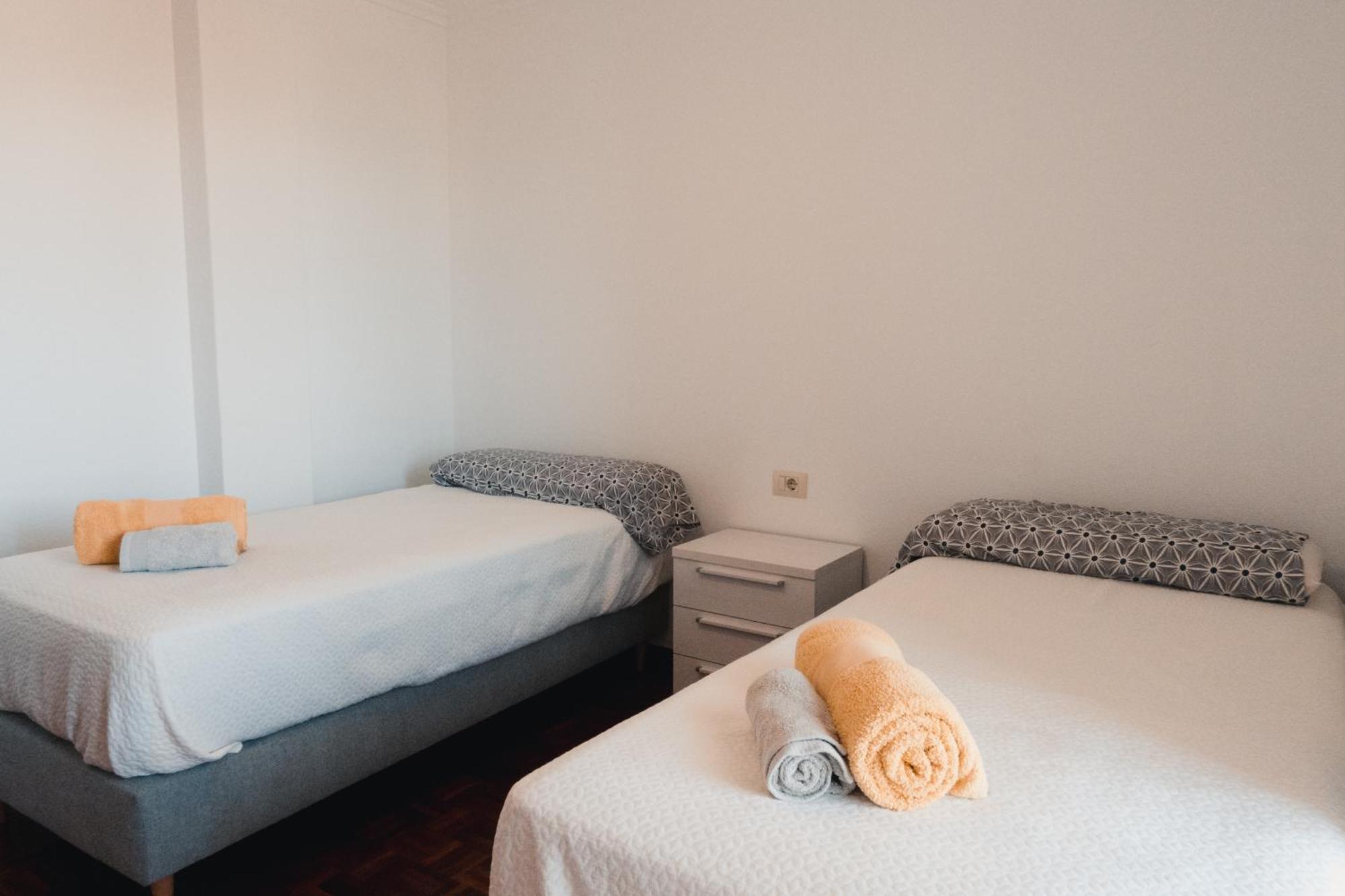 Apartment Piso 3 Con Parking A 5mins Vialia & Halo Vistas A La Ria De ツ By Rias Baixas *
