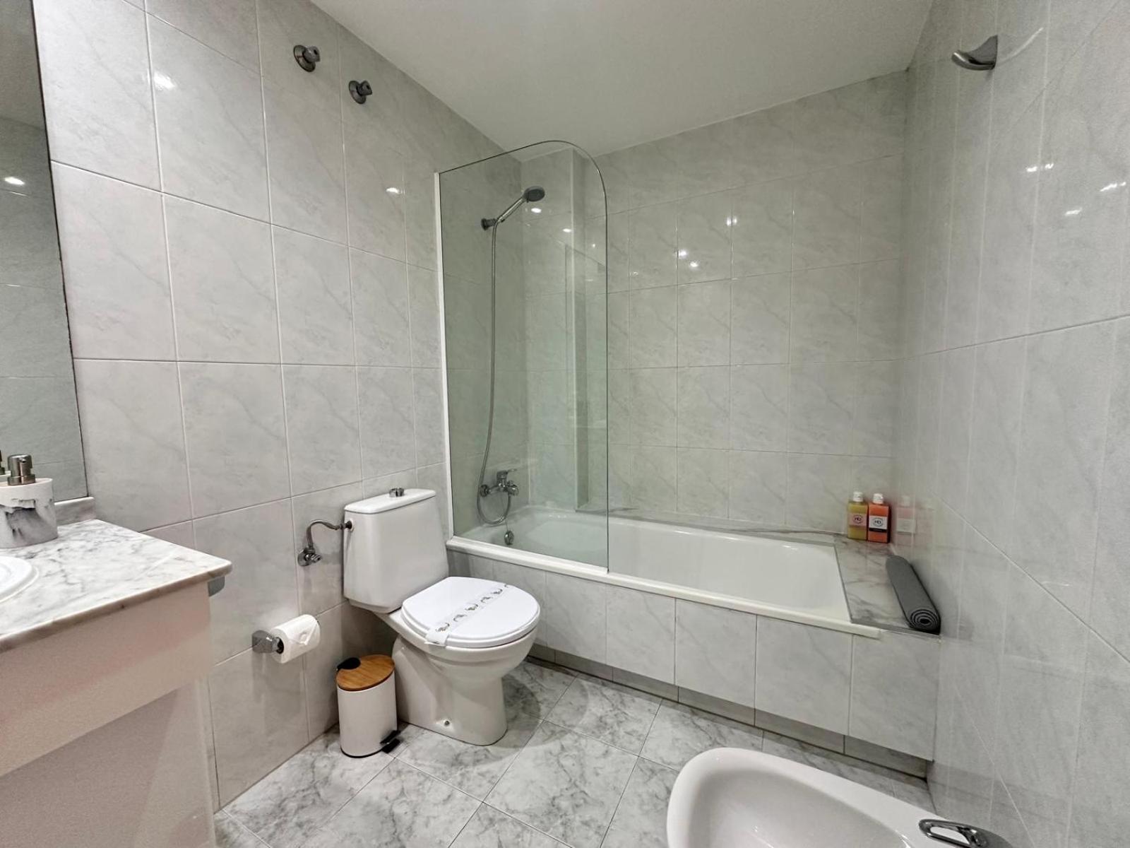 Apartamento En La Playa De Samil Apartamento *