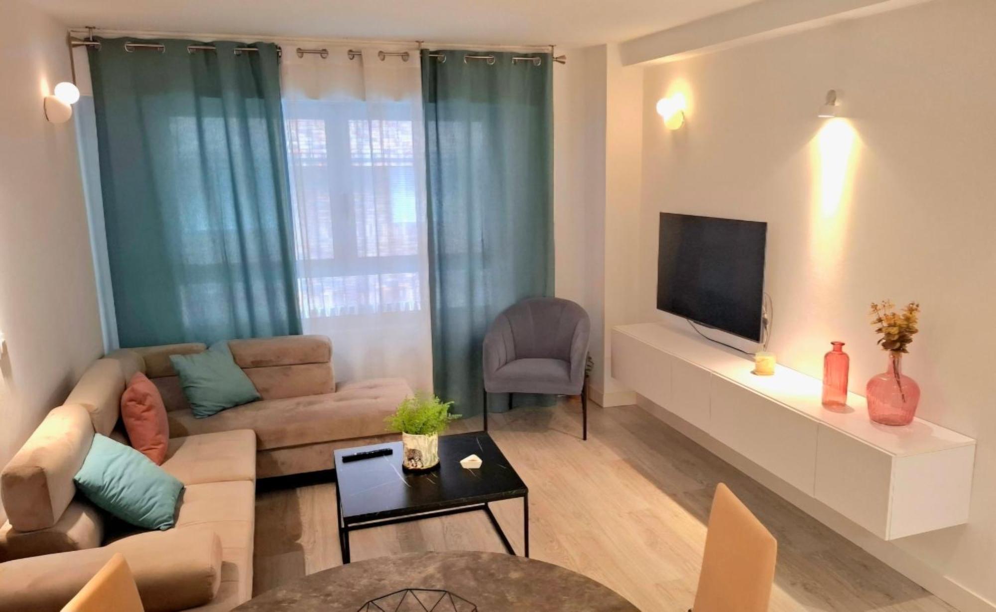 Apartamento Moderno Con Garaje Privado En El Centro De