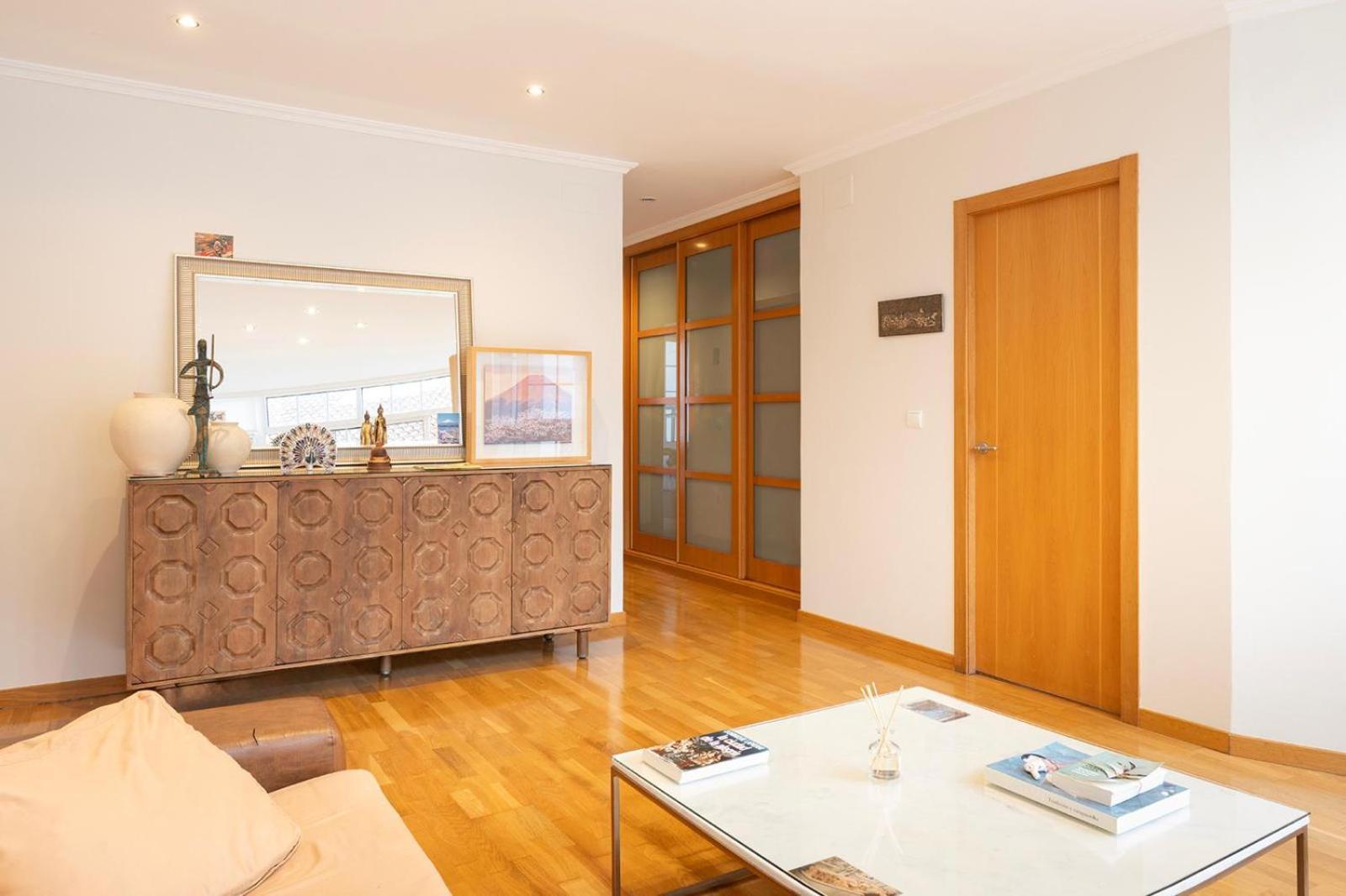 La Galeria Apartment *