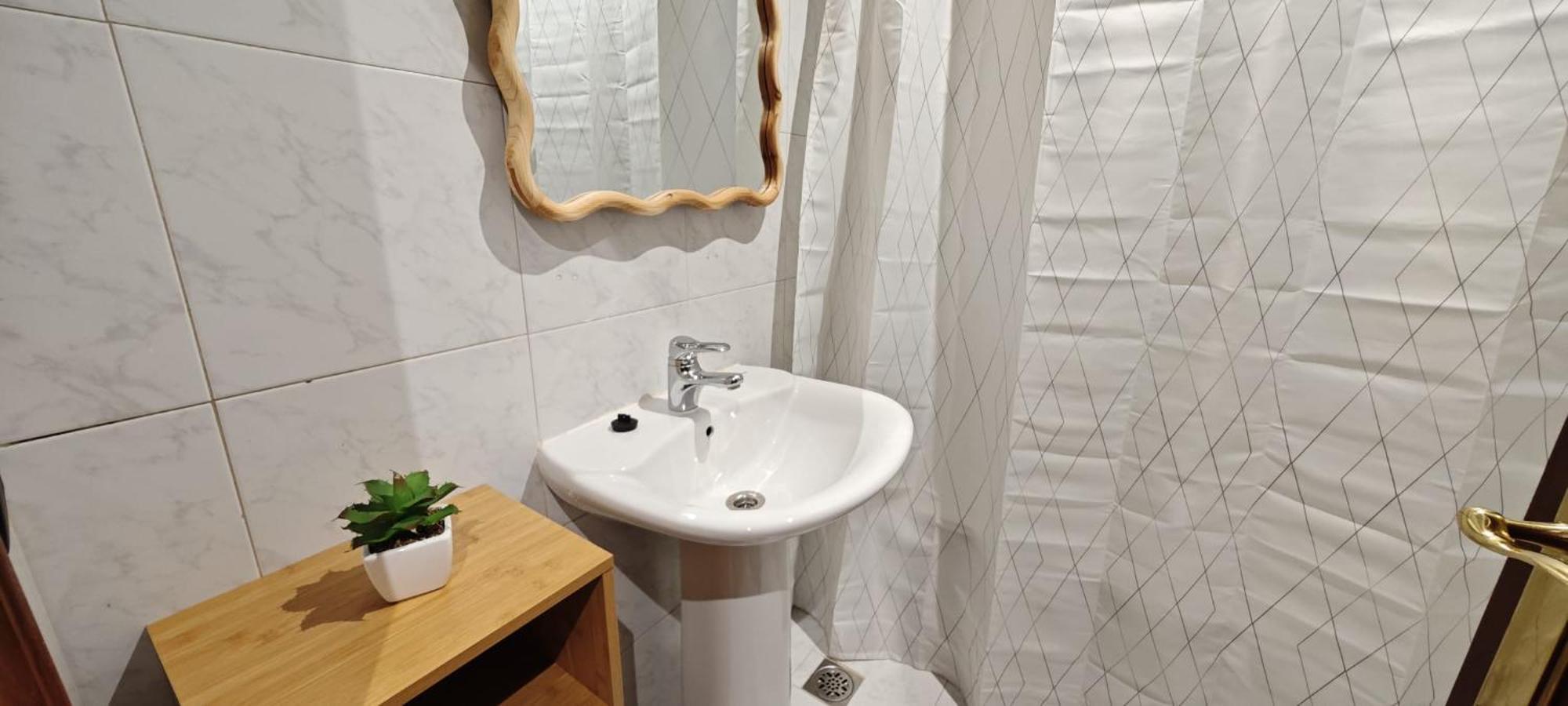Atico Estudio Centro Vigo, Luminoso Apartamento
