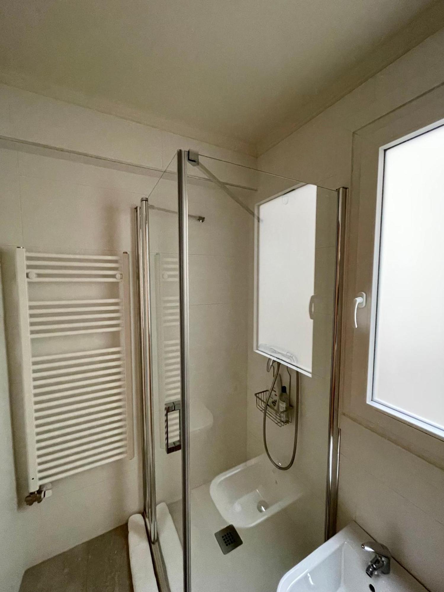 Apartamento Amplio Con Terraza En Bouzas, Cerca De La Playa. Vigo