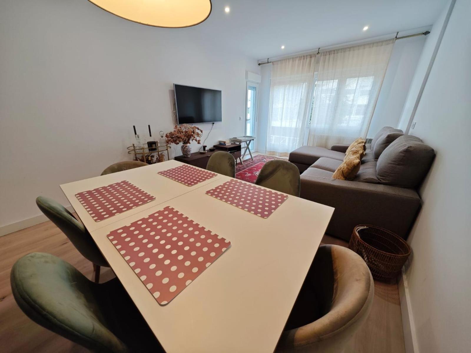 Tomas Paredes, Vigo, 3 Apartment *