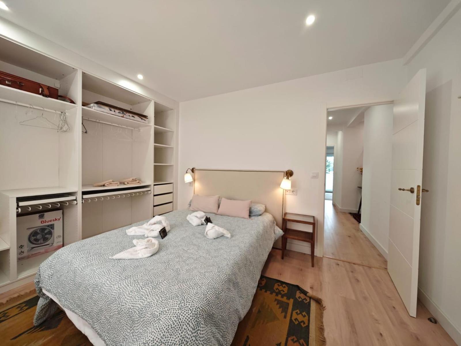 Tomas Paredes, Vigo, 3 Apartment
