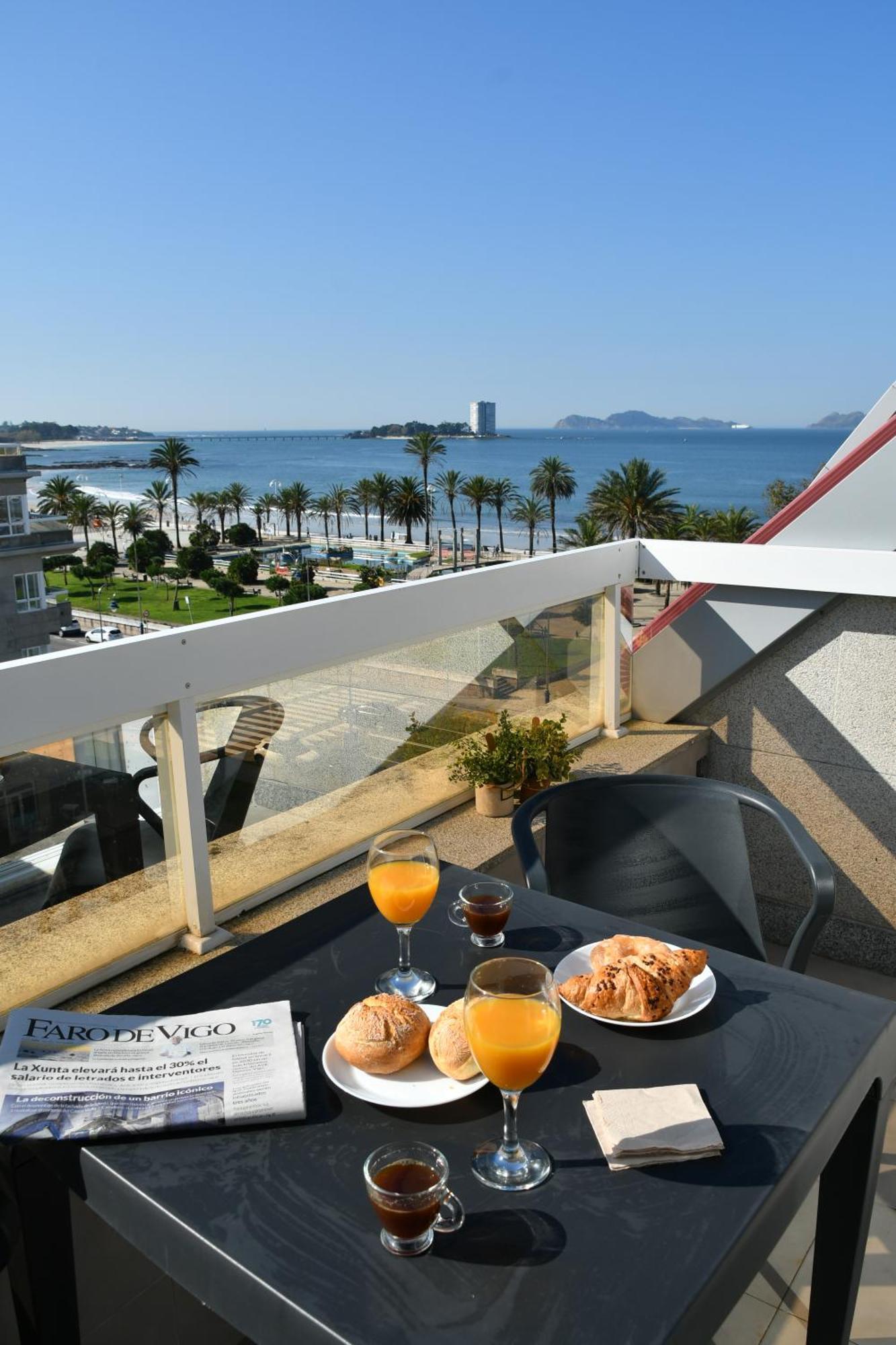 Primera Linea De Playa Samil Costa 57 Garaje Apartamento