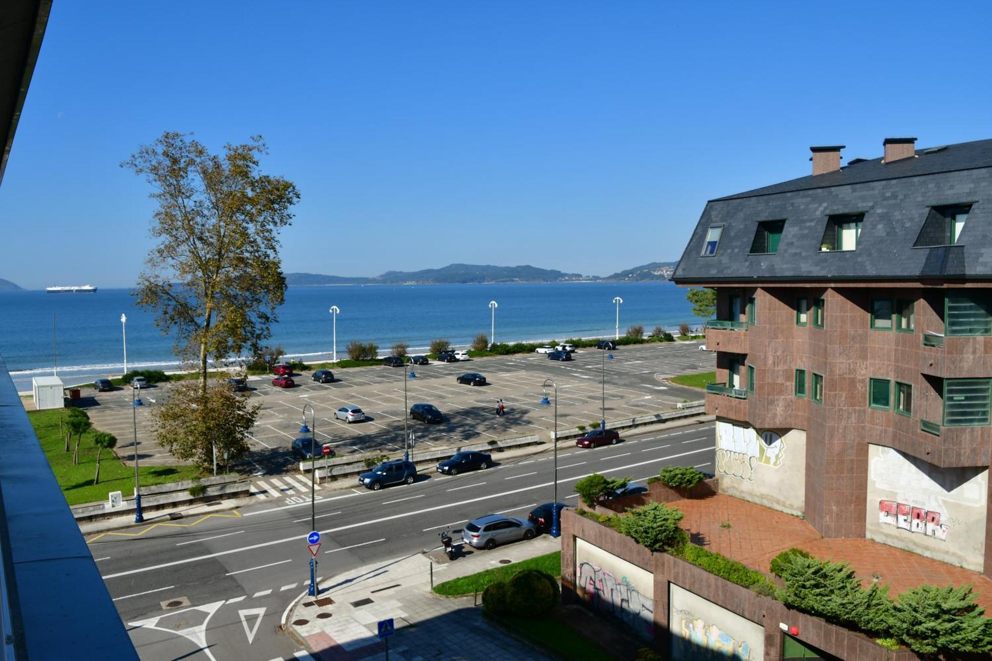 Primera Linea De Playa Samil Costa 57 Garaje Apartamento *
