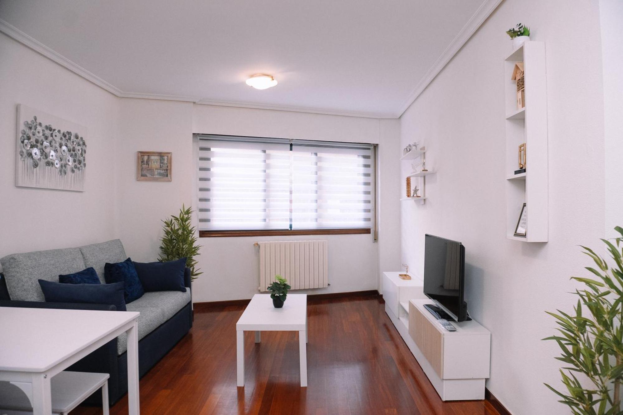Diafano Y Acogedor En By Apartment Vigo