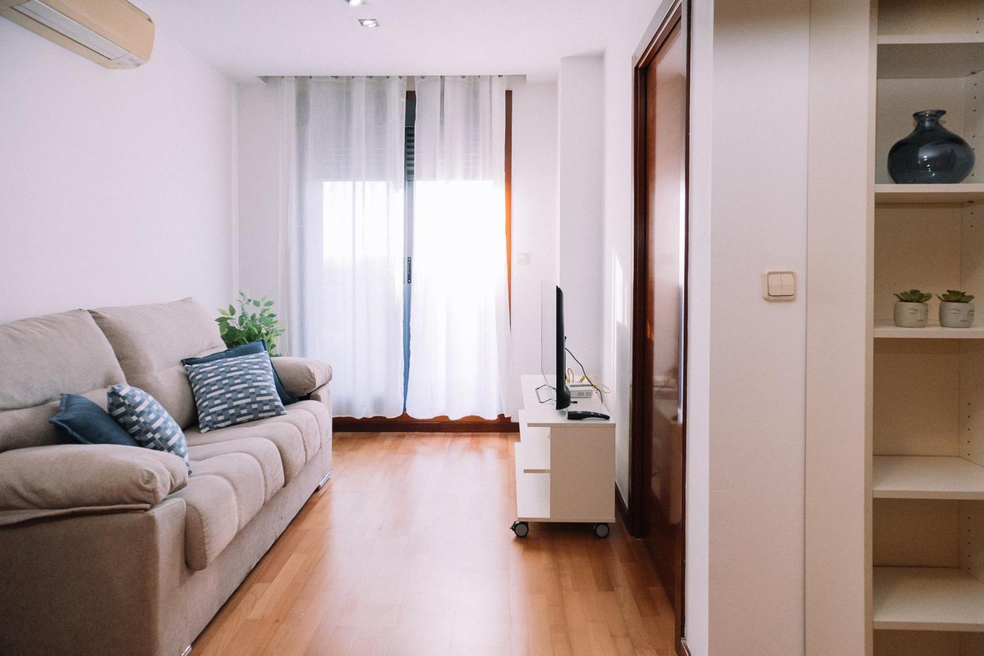 Apartamento Luminoso Con Vistas En By *