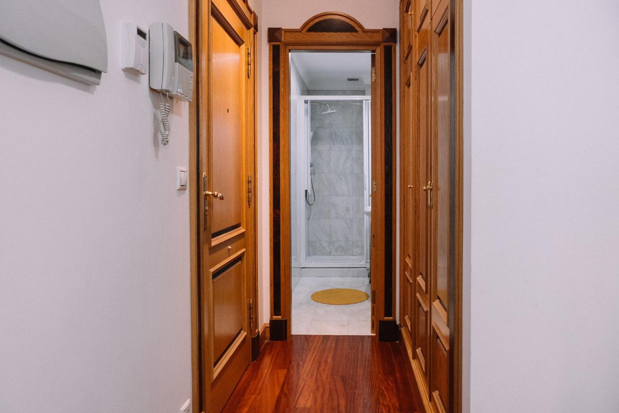 Apartamento Acogedor Y En El Corazon De By *