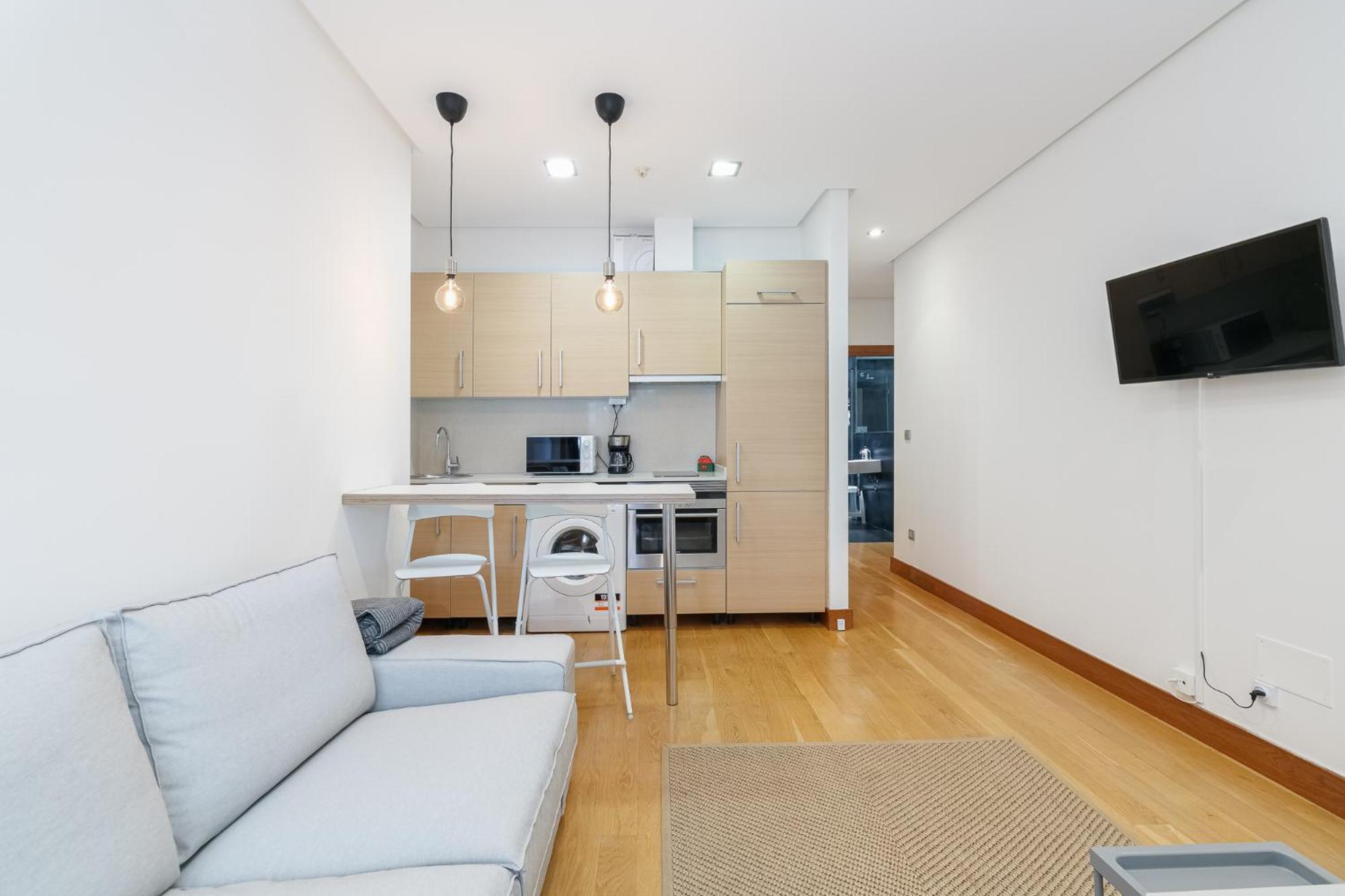 Apartamento Sencillo En El Corazon De By *