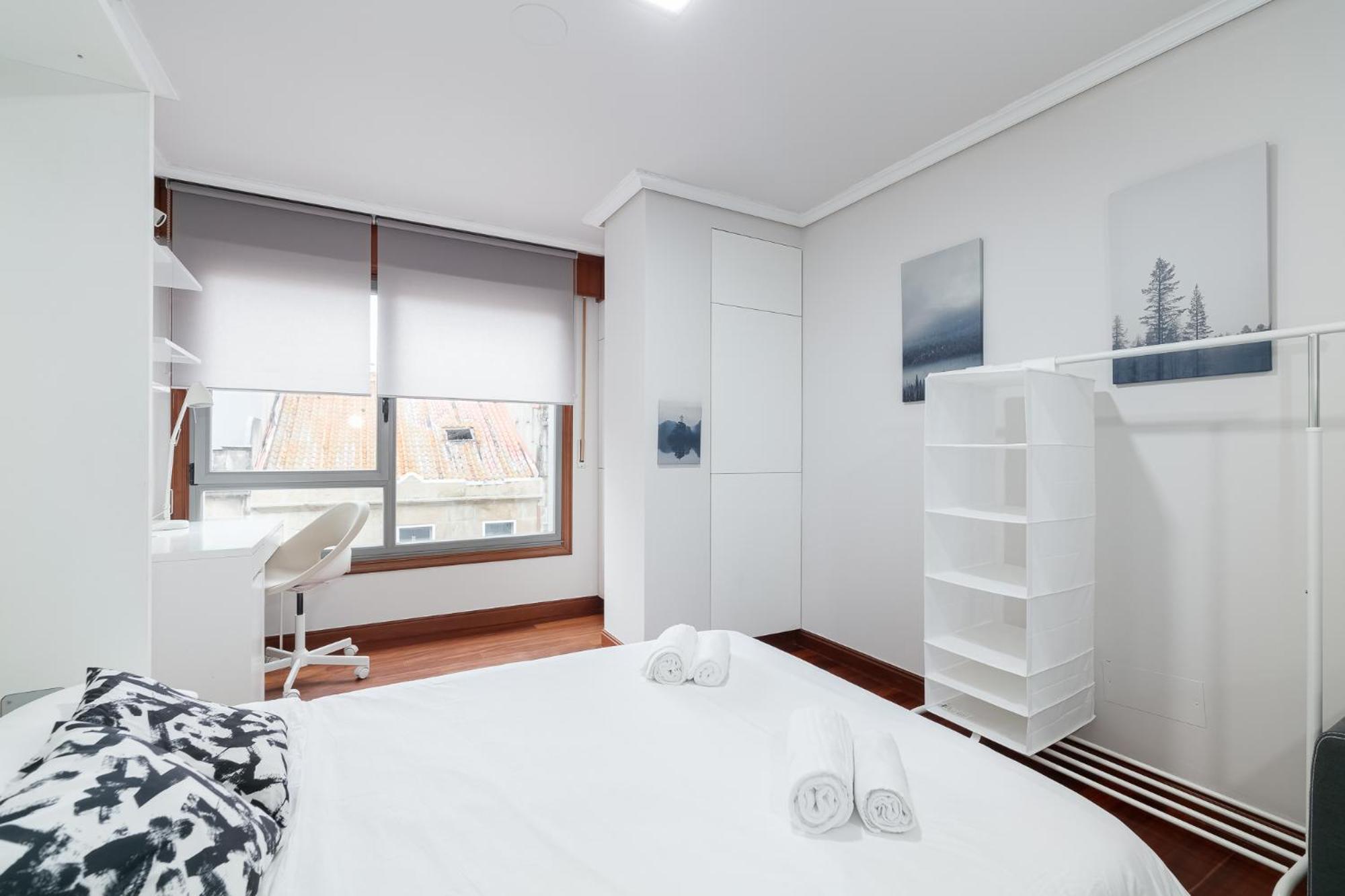 Estudio Moderno Con Parking By *