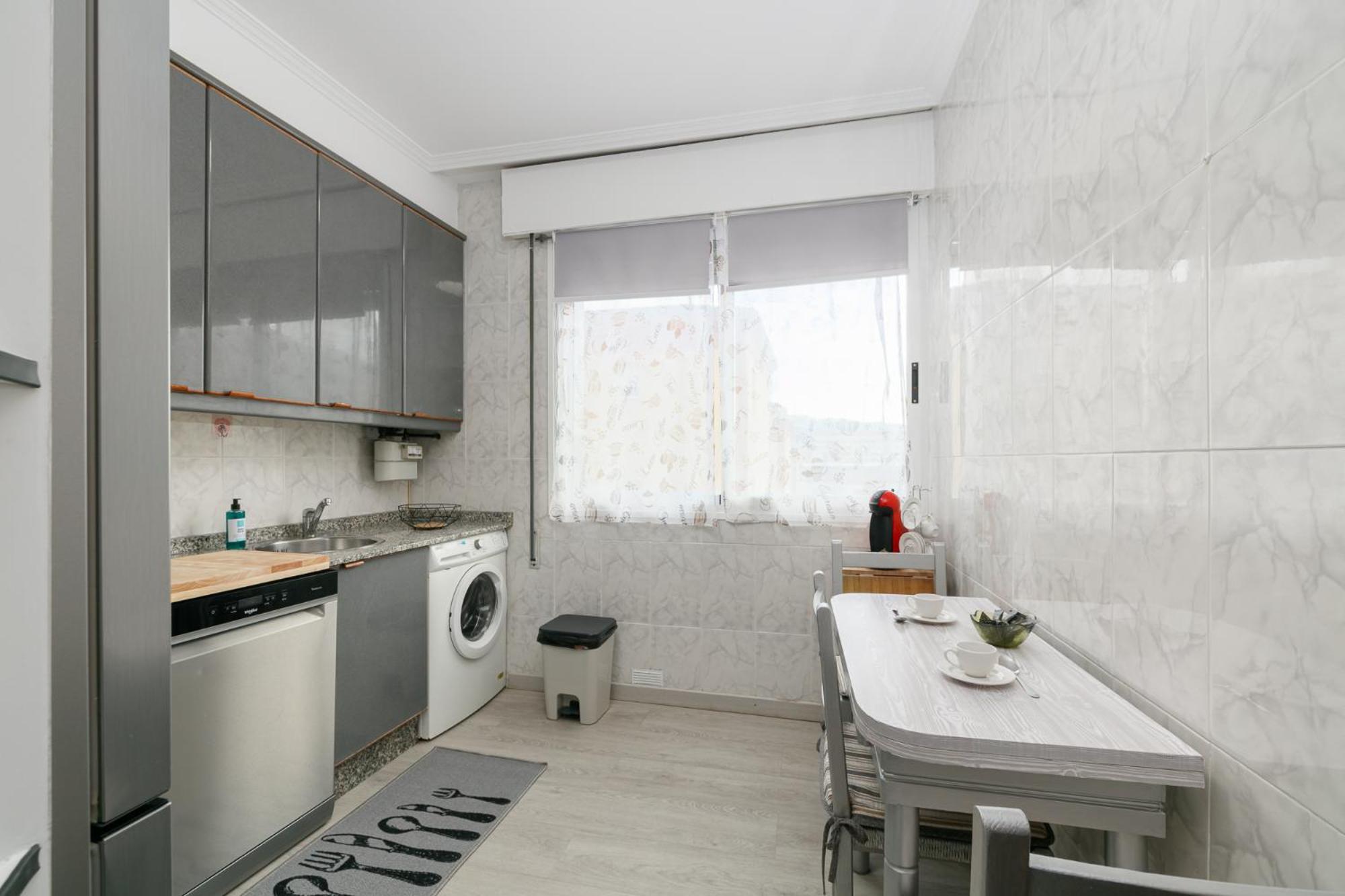 Chic Y Con Parking By * Vigo