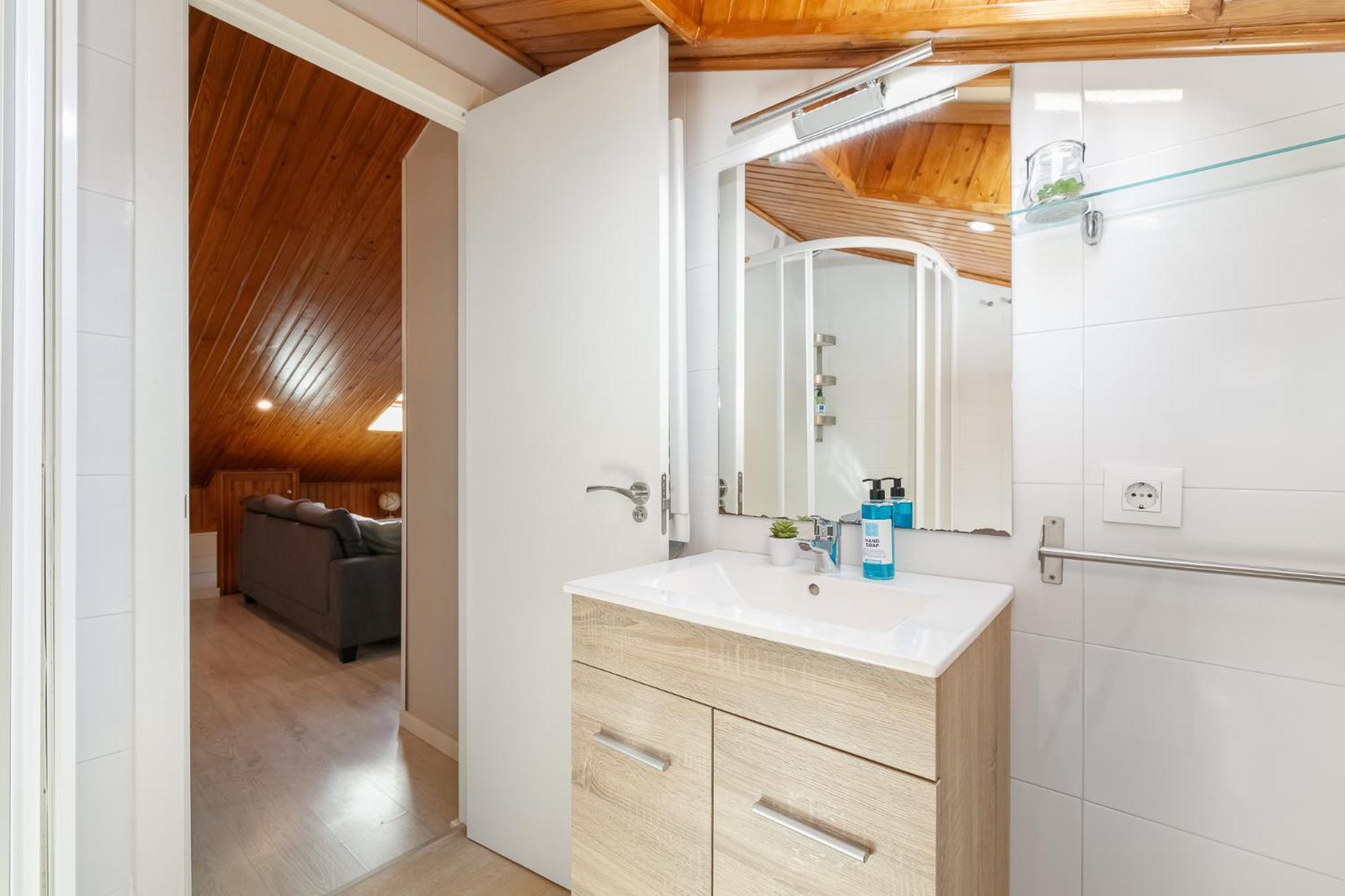 Apartamento Adorable Atico Con Vistas By *