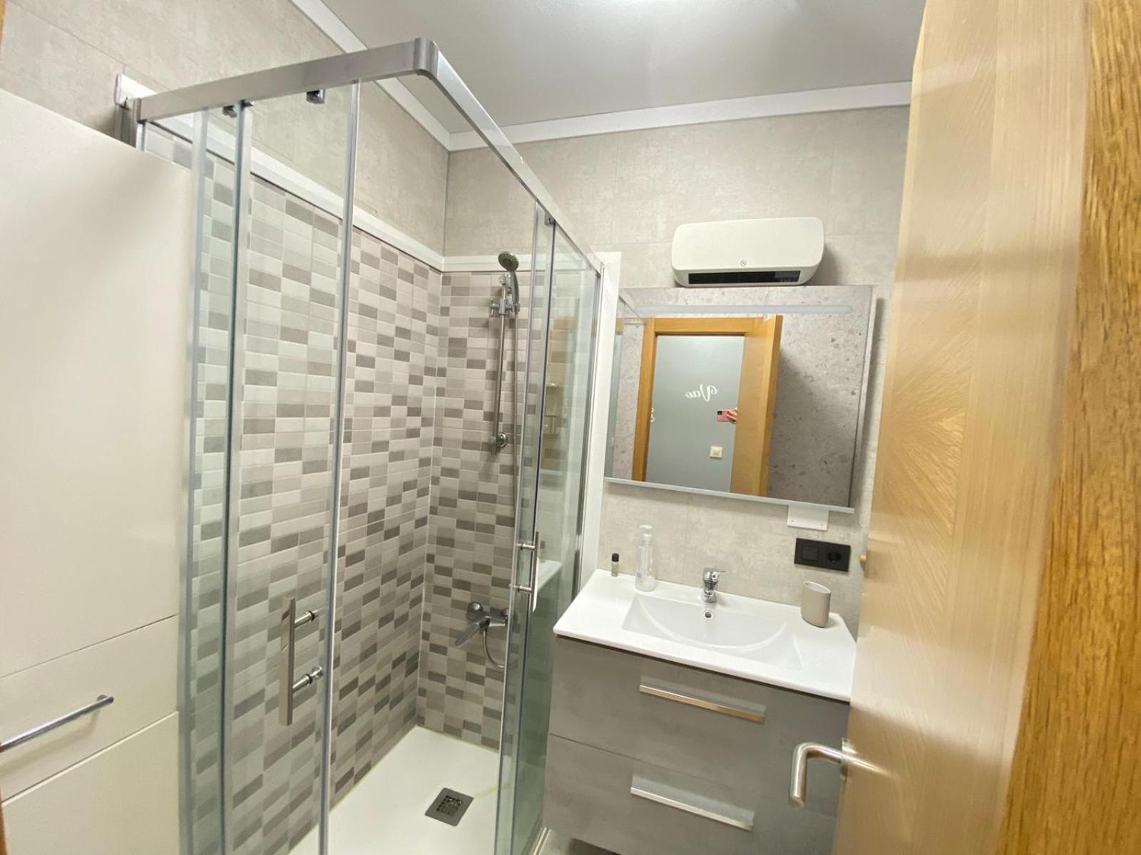 Playa Bouzas - - Parking Free